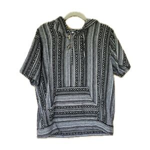 EARTHBOUND Black and White Patterned Short Sleeve Pullover